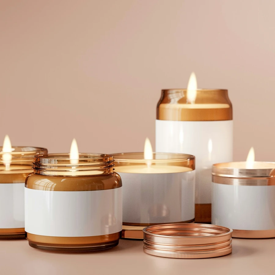 Deretan lilin aromaterapi dalam gelas; foto stok